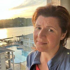 Meet your Posher, Carissa